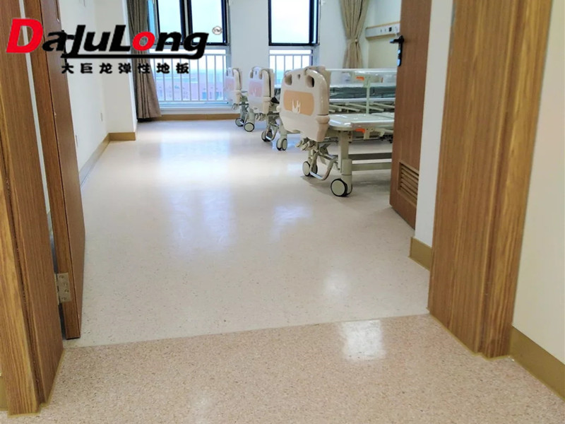 大巨龍是國(guó)內(nèi)最大的pvc卷材地板生產(chǎn)廠家之一