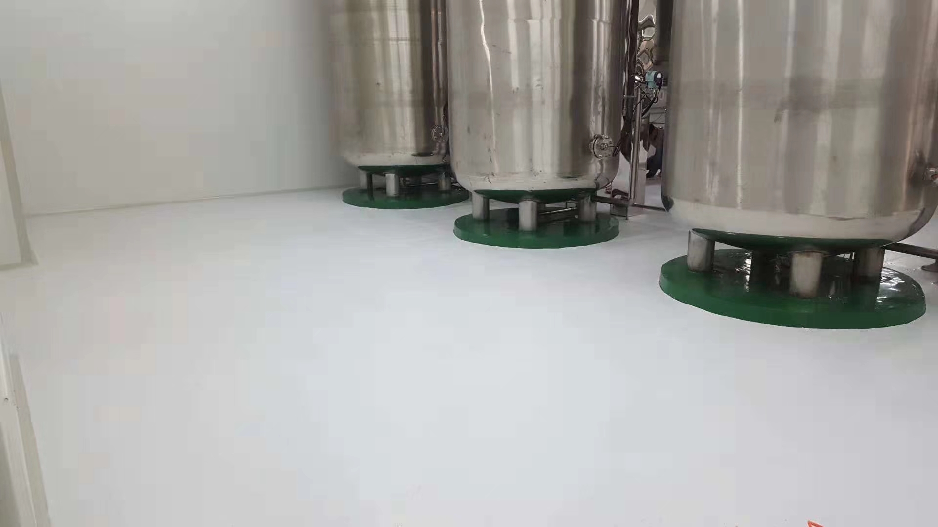 制藥廠為什么會(huì)使用大巨龍pvc地板？